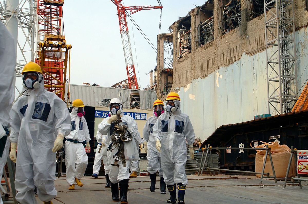 IAEA experts depart Unit 4 of TEPCO's Fukushima Daiichi Nuclear Power Station on 17 April 2013 as part of a mission to review Japan's plans to decommission the facility. Photo Credit: Greg Webb / IAEA