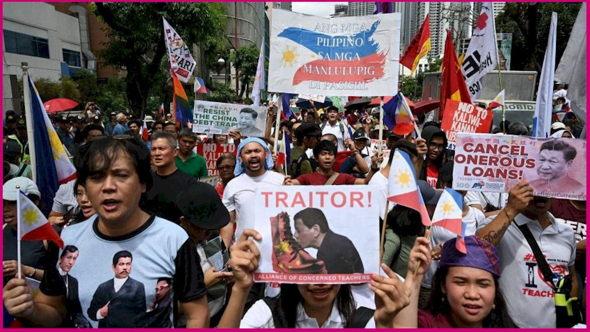 Filipinos demonstrate in Manila against China's malevolence against Philippines Fishermen Photo Credit: Video Capture from Youtube